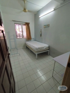 Middle Room at Bandar Utama BU 1 For Rent