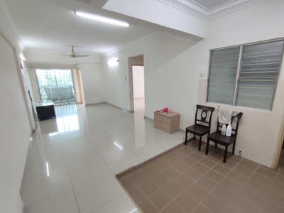 Nilam Puri Condo Rent, Partly Furnished 3 Rooms, Bandar Bukit Puchong