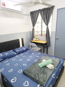 PJS11/12 - Newly Renovated Master Bedroom For Rent (Double Storey Landed House+300mbps Wi-Fi)