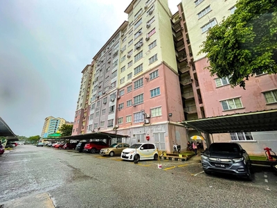 RENOVATED Corner Unit Bangi Idaman Apartment