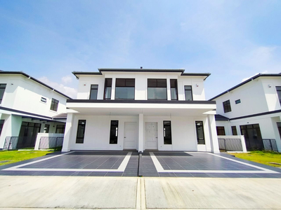2-Storey Luxury Semi-D Concept Link House