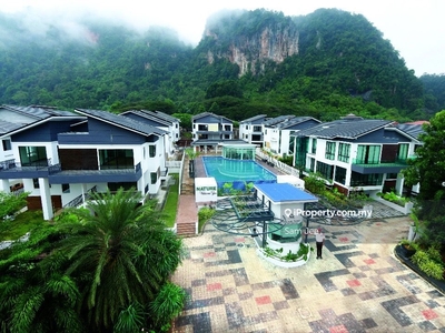 3 storey Bungalow @The Dales at Jln Tambun Ipoh