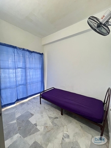 ‍♂️ 5 Mins Walking Distance to Lrt Station SS18, Affordable Room For Rent at SS18