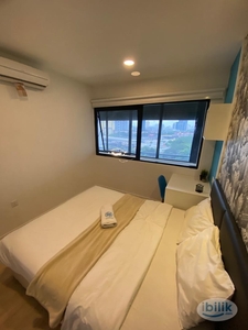 8 mins walk to Taylor's Lakeside Free Wifi Fully furnished Middle Room at D'Latour, Bandar Sunway
