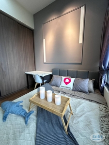 Cozy + Fully Furnished Middle Room Rental Walking Distance to Public Transport