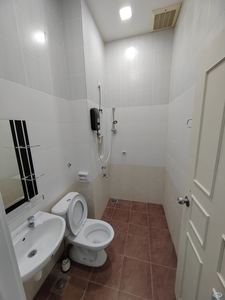 Double Room w Private Bathroom @Taman Mount Austin, Johor Bahru