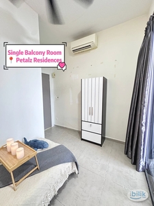 Luxury Style✨Newly Renovated Room with Big Balcony at Petalz Residences Old Klang Road Walking Distance to KTM Station