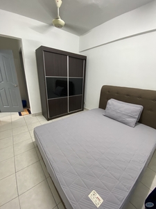 Master Room for rent at Pelangi Damansara