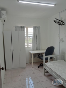 Middle Room at Damai Apartment, Subang Bestari