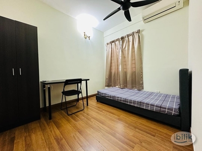 [Move In June] KLCC View Single Room With Private Bathroom | 1 min Walk To LRT Station | Move In Condition