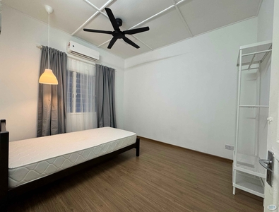 Newly renovated single room near LRT for rent