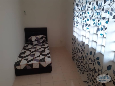Single room male at Semi D Bukit Chedang S2 ,Sendayan,Oakland ,comfortable and fully furnised
