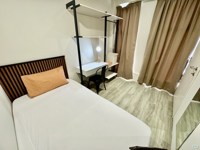 Single Room with Aircond @ LRT USJ 21 ️Nearby Main Place Mall USJ Direct Route to KLCC, Kl Sentral, SS 15