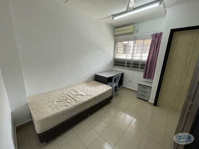 Single Room with Attached Shared Bathroom at SS15, Subang Jaya