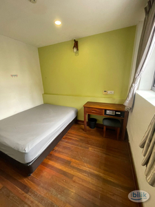 [Zero/Low Deposit] Queen Bedroom with Private Bathroom, Walking Distance to Hang Tuah Station & BBCC