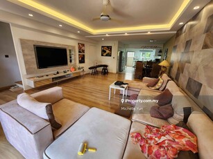 3 storey terrace,gated guarded,id design,big master room,facing southe