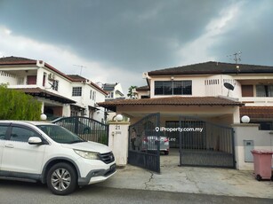 Damansara Jaya SS 22 2 sty end lot with 10' land for rent.