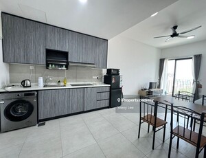 Fully Furnished 2 Bedrooms Unit, Walking Distance to MRT