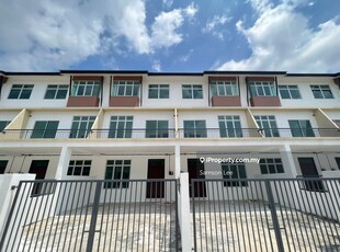 Like New 3 Storey House & Lower Price For Sale