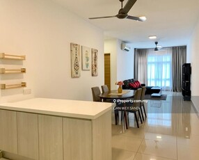 Pearl Suria Fully Furnished and 3 Rooms Unit For Rent !!