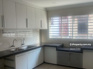 Renovated & Well Maintain Double Storey House at USJ 22, walk to LRT
