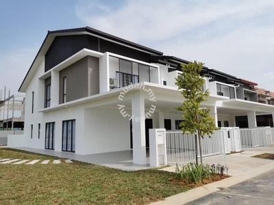 Bandar Sri Sendayan 【 22x80 Corner Lot 】 Newly Renovated House !!!