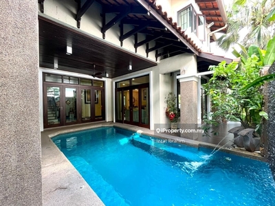 Bungalow witn Indoor Swimming Pool