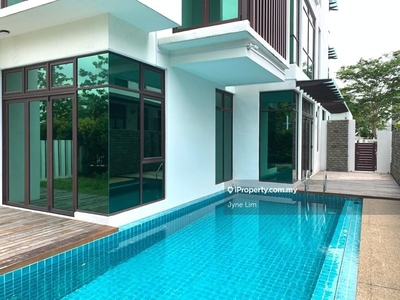 Lakeview villa with private pool nearby ayer 8, MRT Putrajaya