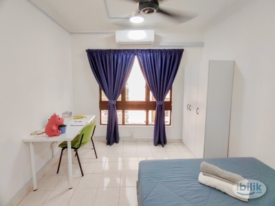 Near MRT New Condition Middle Queen bedroom at Palm Spring @ Kota Damansara