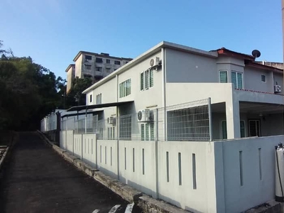 Fully Renovated End Lot Double Storey Taman Saujana Puchong For Sale