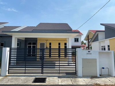 HOUSE FOR RENT: Semi D Single Storey House Taman Desa Salak Pekerti, Sepang