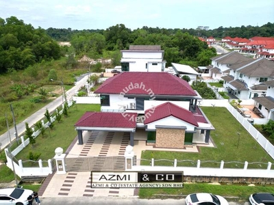 Luxurious Well Maintained Double Storey Bungalow Lopeng Miri