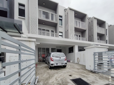 Modern Design, 2.5 Storey, Abadi Height, Puchong for sale