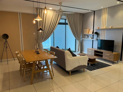 Nice design in fully furnished 3bedrooms unit for rent nearby KL area!