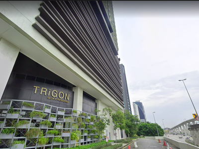 PARTIAL FURNISHED Biggest Unit in TriGON Luxury CONDOMINIUM FOR RENT AT Setiawalk Puchong