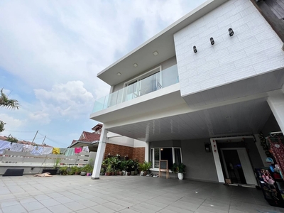 Renovated Partly Furnished Freehold Superlink Double Storey Taman Putra Prima Puchong For Sale