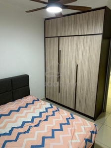 All Female queen size room for rent in cheras you vista one month depo