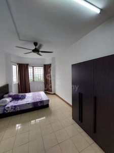 Bayu Tasik 2 Master Room Renting, Near to LRT KTM Salak Selatan