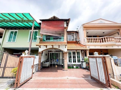 FACING OPEN| RENOVATED 2 astorey House Taman Maju jaya, Pandan Indah