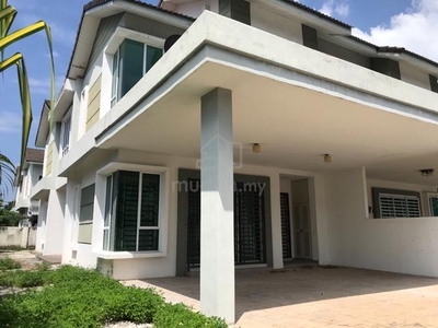 Freehold Spacious Double Storey Semi-D House at Klebang For Sales