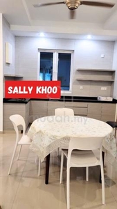 Full Furnished & Renovated Quay West Condominium Near Queensbay Mall