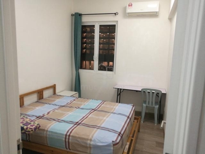 Medium and small room for rent @scenaria north kiara condominium