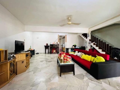 Nice & Big 1646 sq.ft 2 Sty Terrace House Desa Cheng PerdanaNice & Big