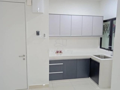 One Maxin Sentul Partially furnish unit for RENT !