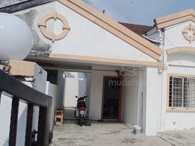 Single Storey Cluster House In Pantai Sepang Putra For Sale