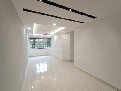 Vista Seri Alam Apartment 850sqft ready renovation Bumi lot