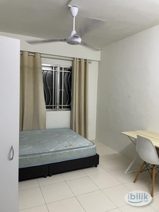 Apartment Pangsapuri Suria 1, Furnished Middle Room For Male at Batu Kawan, Seberang Perai