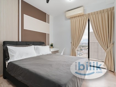 Exclusive Full Furnished Middle Room with Balcony, near MRT station