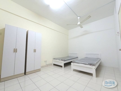 Girl Muslim/Middle Room at Vista Mutiara, Kepong/ Sharing Room/ Fully Furnised/Near Mrt/