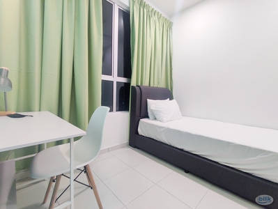 Middle Room @The Zizz Residences , Damansara Damai
